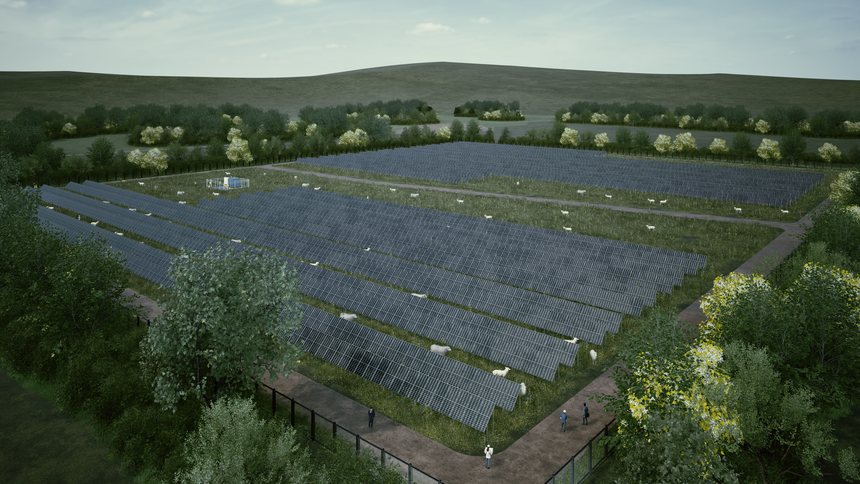 Campo fotovoltaico del emplazamiento, con las mesas de paneles y los caminos de servicio